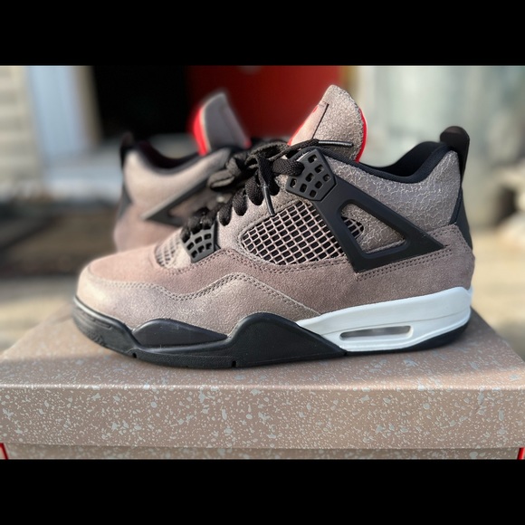 Jordan 4 “Taupe Haze” main image 6